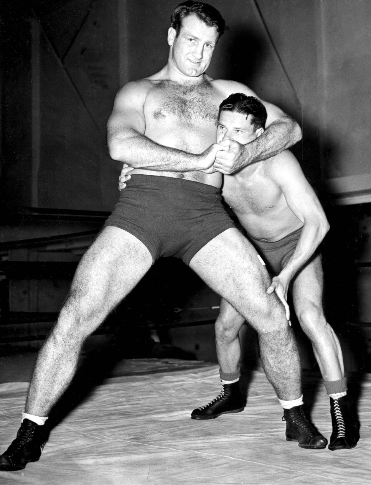 1939 — Bronko Nagurski beats Lou Thesz to win National Wrestling Association World Heavyweight title